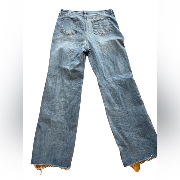 Cato est 1946 high rise tall ladies distressed/ripped 5 pocket jeans size 14 - Picture 7 of 14